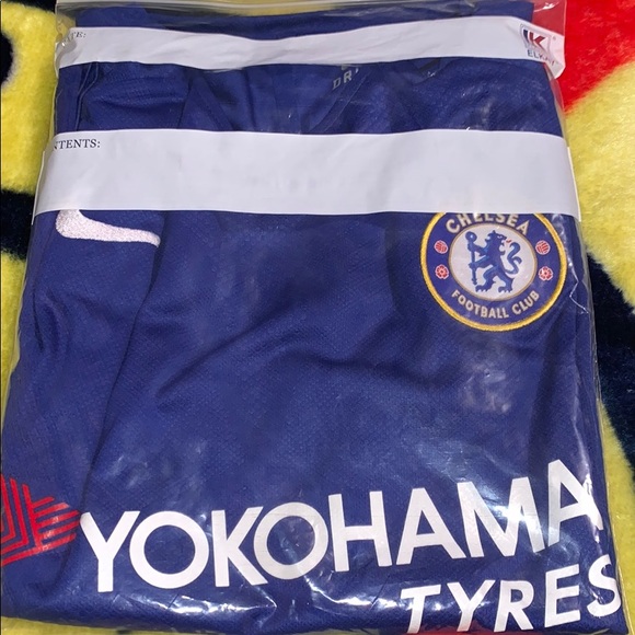 Chelsea’s 17/18 Nike jersey - Picture 4 of 4